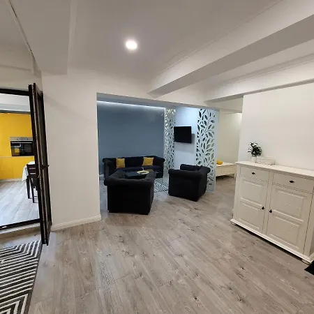 Yellow 18 Apartment
