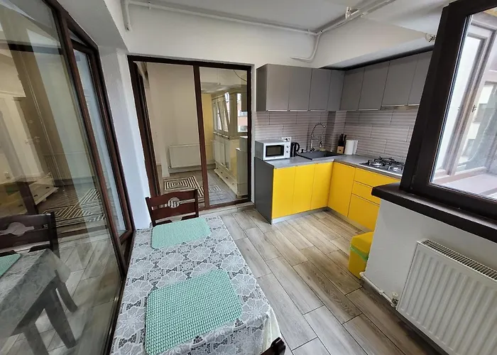 Yellow 18 * Constanţa